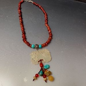 Vintage JADE pendant necklace with carnelian beads